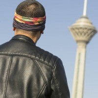 دستمال سر و گردن تیداسان مدل خیابان بلند شهر مشکی